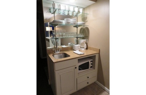 South Yarmouth Resort | Unforgettable Cape Cod Studio with Pool & Breakfast