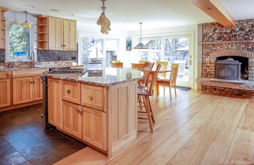 North Eastham House | Indulge in Cape Cod Oasis: Pool, Outdoor Kitchen & Bar
