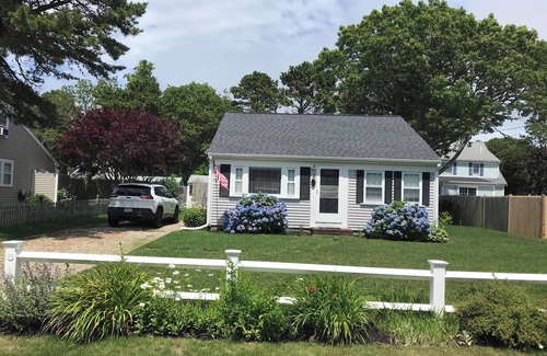 West Yarmouth Cottage | Book Your Cape Cod Getaway with Private Beach Access!