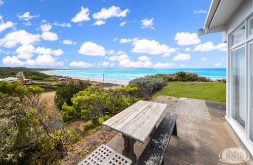 Cape Bridgewater House | Discover Cape Cottage: Guest Rated 8/10 for Comfort