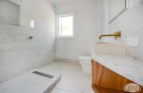 Cape Bridgewater House | Discover Cape Cottage: Guest Rated 8/10 for Comfort