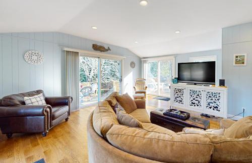 West Yarmouth House | Discover Cape Escape: Family-Friendly Getaway Awaits