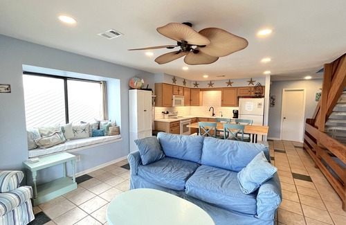 Port St. Joe House | Experience Cape Happy Hour: Beachfront Pool & Gulf Views