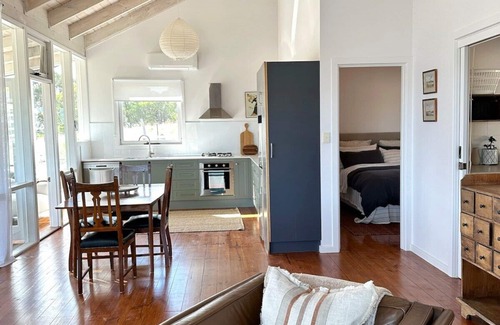Wangolina Cabin | Guest Rated 10/10: Cape Jaffa Wines Cottage Retreat