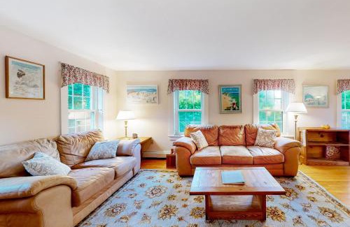 Gilford House | Experience Comfort at Cape Me Away - 4-Star Pet Friendly Stay