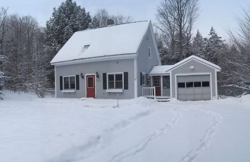Stowe Village Historic District House | Alluring Cape Retreat with Hot Tub & Pet-Friendly Perks