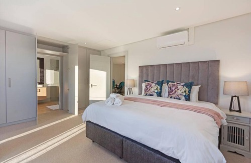 Camps Bay Villa | Elegant Cape Town Villa with Pool and Family Amenities