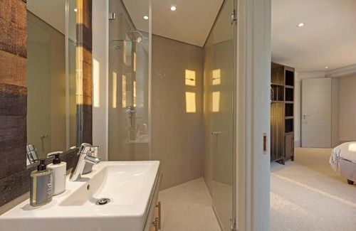 Camps Bay Villa | Elegant Cape Town Villa with Pool and Family Amenities
