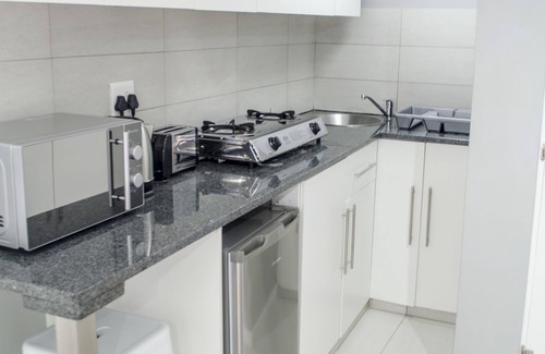 Observatory Apartment | Budget-Friendly Cape Town Micro Apartments with Breakfast & Kitchen