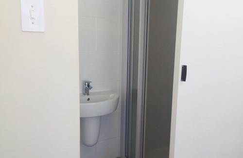 Lansdowne Apartment | Budget-Friendly Cape Town Student Accommodation Near Pool