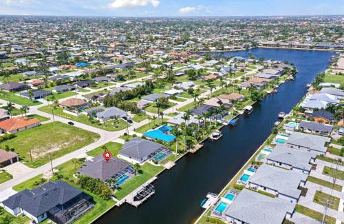 Pelican House | Experience Cape Villa 306: Family-Friendly Pool Retreat