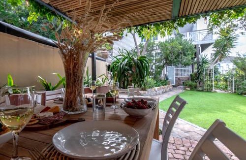 Muizenberg Villa | Oceanfront Elegance at Cape Weaver Muizenberg - 4 Star Stay