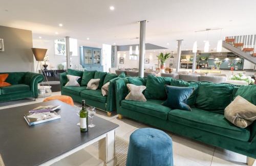 Llanrug House | Guest Favorite: Capel Mawr, Basement 19 - Child Friendly Stay