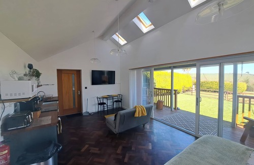 Llanerchymedd Cottage | Pet-Friendly Getaway at Capel Park in Llanerchymedd
