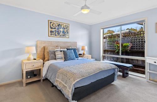 Capel Sound House | Welcoming CapelHelm: Family & Pet Friendly Retreat