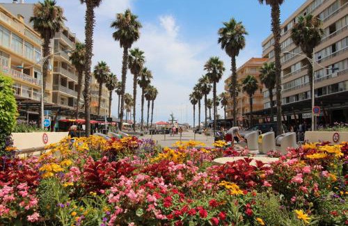 La Cote Radieuse Apartment | Cozy Capestang Studio Steps from the Beach & Pet Friendly