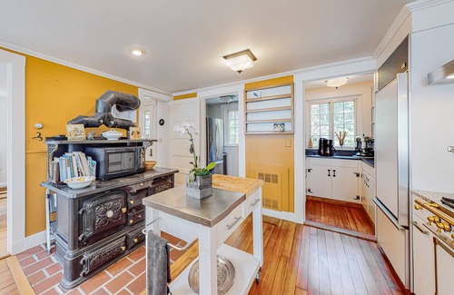 Buzzards Bay House | Exceptional Capeview Estate with Oceanfront Amenities