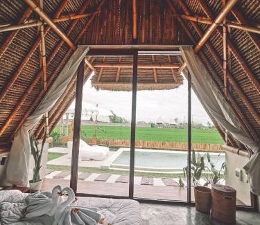 Munggu Hotel | Inviting Capila Villa Bali: Family-Friendly with Kitchen & Breakfast