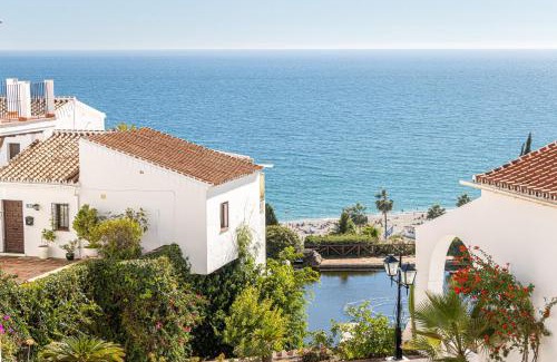 Chimenea Apartment | Capistrano Playa: Oceanfront Retreat with Free Wi-Fi