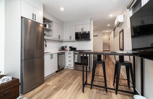 Ottawa Division Apartment | Family-Friendly Capital Apartments with Top Guest Ratings