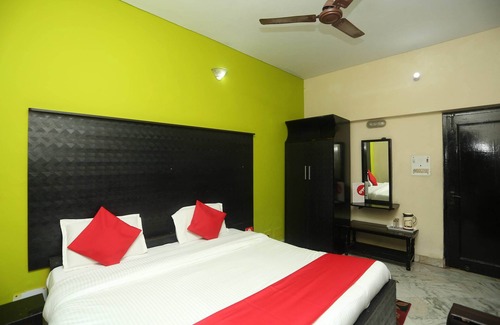 Mathura Hotel | Guest Rated: 10/10 at Capital O 15091 Gaurav Boarding House