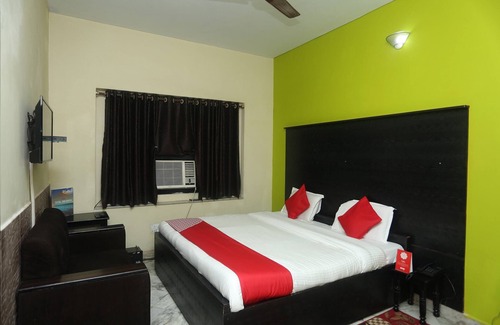Mathura Hotel | Guest Rated: 10/10 at Capital O 15091 Gaurav Boarding House