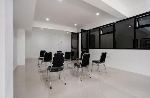 Cimahi Hotel | Budget-Friendly Stay at Capital O 3463 Cimahi Guest House