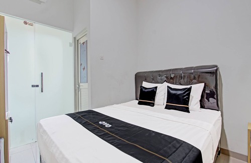 Semarang Hotel | Budget-Friendly Stay at Capital O 91377 Mk Prime Syariah