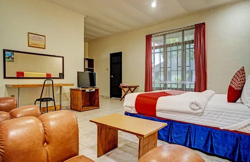 Kota Sidikalang Hotel | Budget-Friendly Stay at Capital O 92214 Beristera Hotel