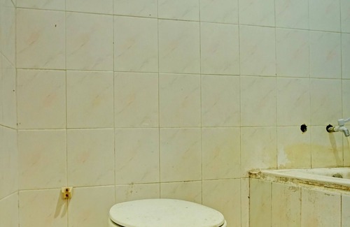 Kota Sidikalang Hotel | Budget-Friendly Stay at Capital O 92214 Beristera Hotel