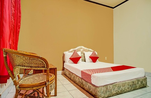 Kota Sidikalang Hotel | Budget-Friendly Stay at Capital O 92214 Beristera Hotel