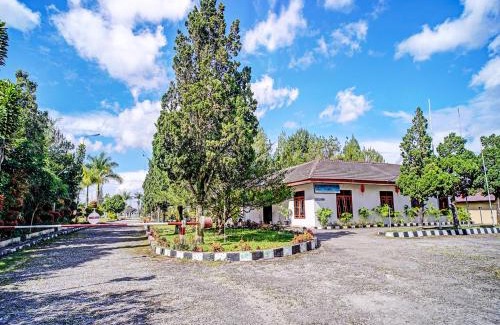 Kota Sidikalang Hotel | Child-Friendly Getaway at Capital O 92214 Beristera Hotel