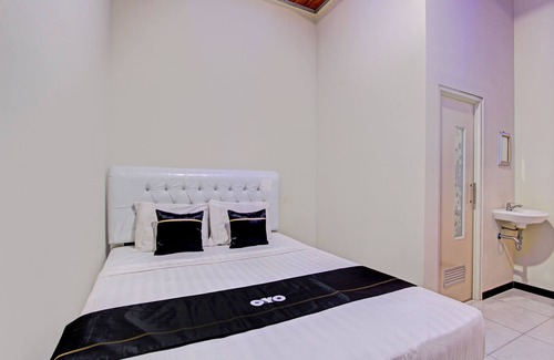 Tegal Hotel | Budget-Friendly Stay at Capital O 93244 Angkasa Inn