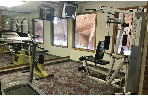 Mexico Hotel | Budget-Friendly Amerihost Inn & Suites with Great Amenities
