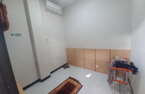 Banyumas Hotel | Capital O Guest House Kpri Sejahtera