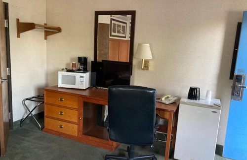 Stevenson Hotel | Budget-Friendly Stay at Rodeway Inn with Family Amenities