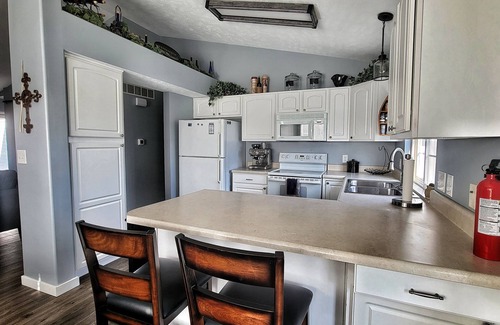 Capitol Beach House | Unmatched Comfort at Capital View Place - Pet Friendly & Scenic