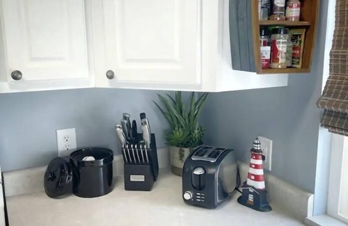 Capitol Beach House | Unmatched Comfort at Capital View Place - Pet Friendly & Scenic