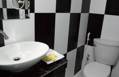 Prampir Makara House | Budget-Friendly Capitol 3 Guesthouse with Breakfast Included