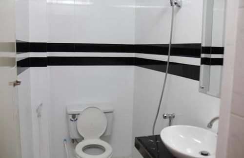 Prampir Makara House | Budget-Friendly Capitol 3 Guesthouse with Breakfast Included