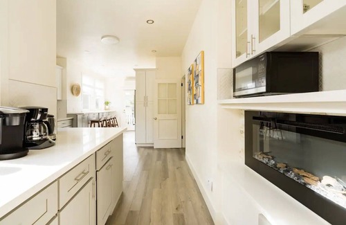 Capitol Hill House | Convenient Retreat Steps from Cap Hill's Vibrant Core
