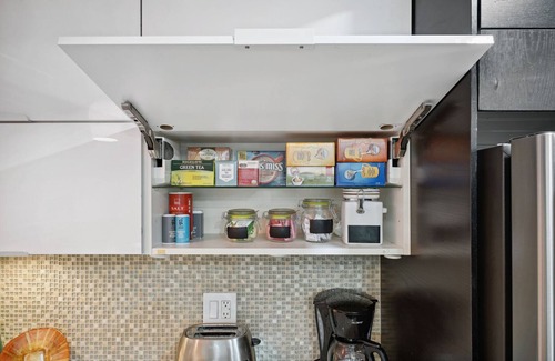Southeast Apartment | Prime Capitol Hill Stay: Walk to Metro & Nearby Cafes