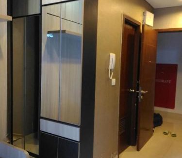 Menteng Apartment | Capitol Park: Family-Friendly Stay with Pool & Hot Tub