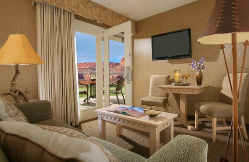 Torrey Resort | Explore Capitol Reef Resort with Pool and Oceanfront Views