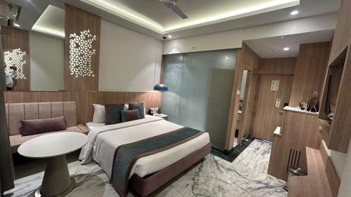 Ranchi Hotel | Capitol Residency: Family-Friendly Stay with Breakfast Included
