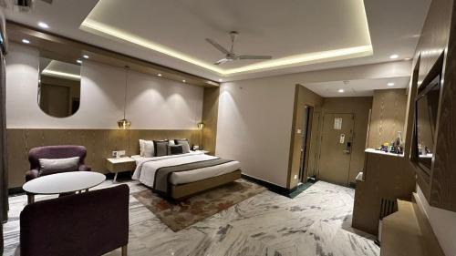 Ranchi Hotel | Capitol Residency: Family-Friendly Stay with Breakfast Included