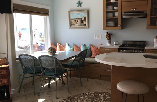 Capitola Condo | Beachfront Venetian Condo: Guest Rated 9.8 with Ocean Views