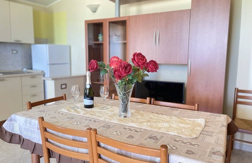 Isola di Capo Rizzuto Apartment | Cozy Capo Rizzuto Home: Oceanfront Retreat with Breakfast