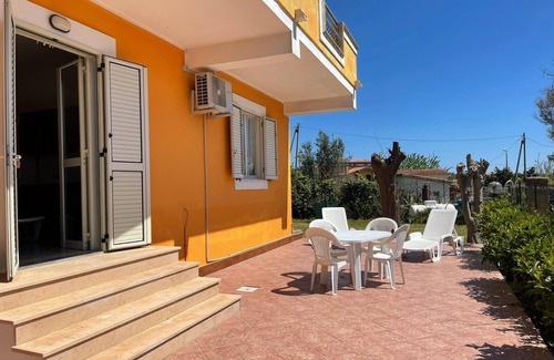 Isola di Capo Rizzuto Apartment | Cozy Capopiccolo Apartments: Perfect for Families and Pets