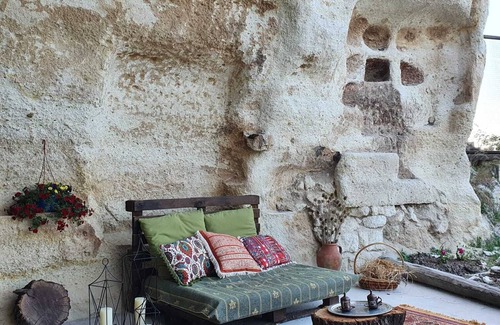 Mustafapasa Apartment | Explore Cappadocia Deep Cave House with Spa & Breakfast